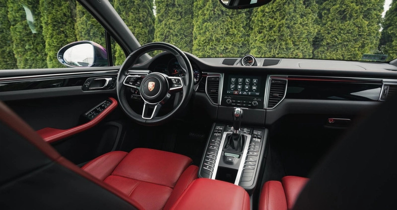 Porsche Macan cena 159999 przebieg: 127366, rok produkcji 2017 z Wojkowice małe 742
